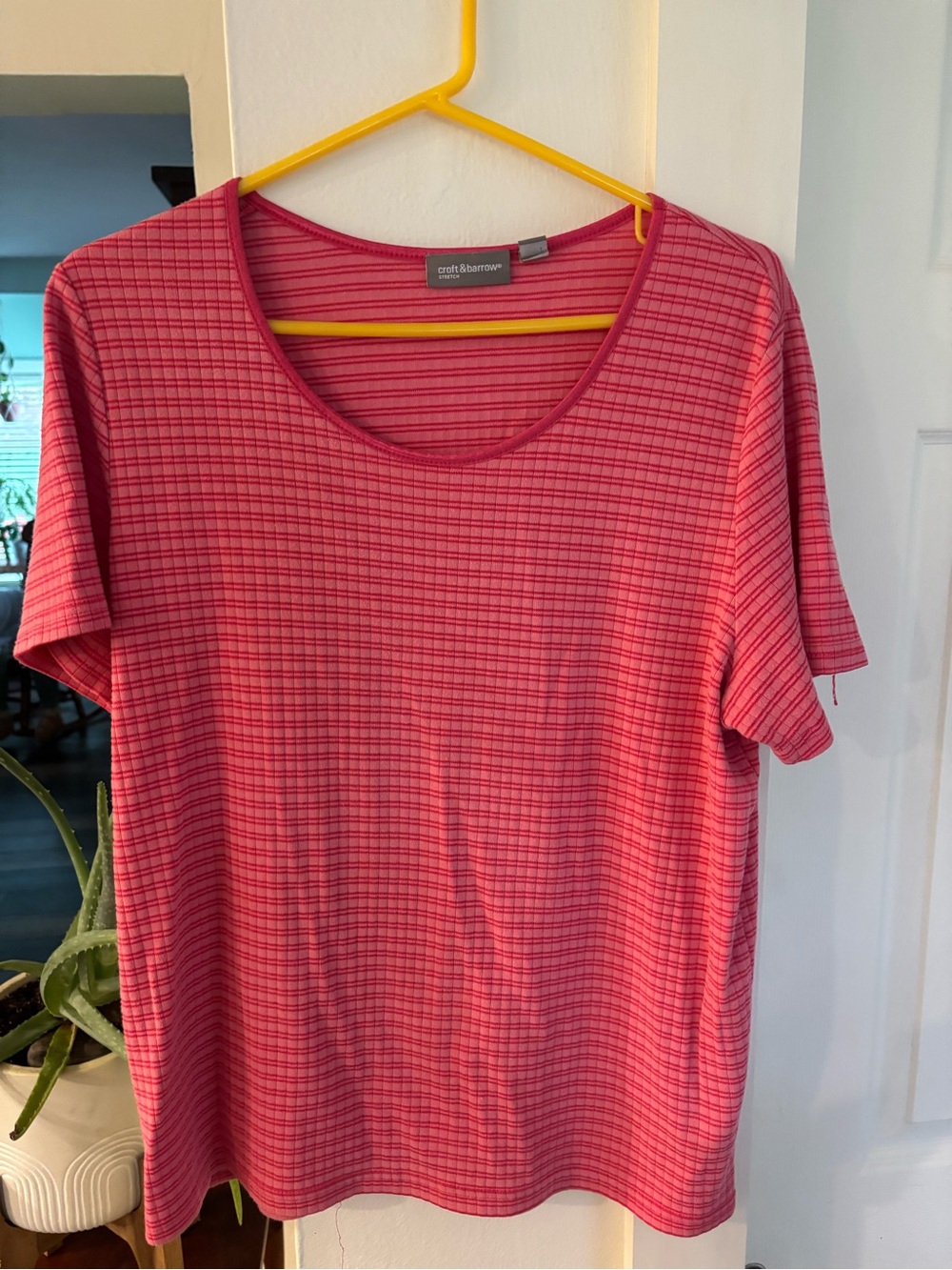 croft & barrow Pink Short Sleeve Scoop Neck Top with Subtle Grid